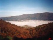 Petn bajo las nubes. Petn, Orense
